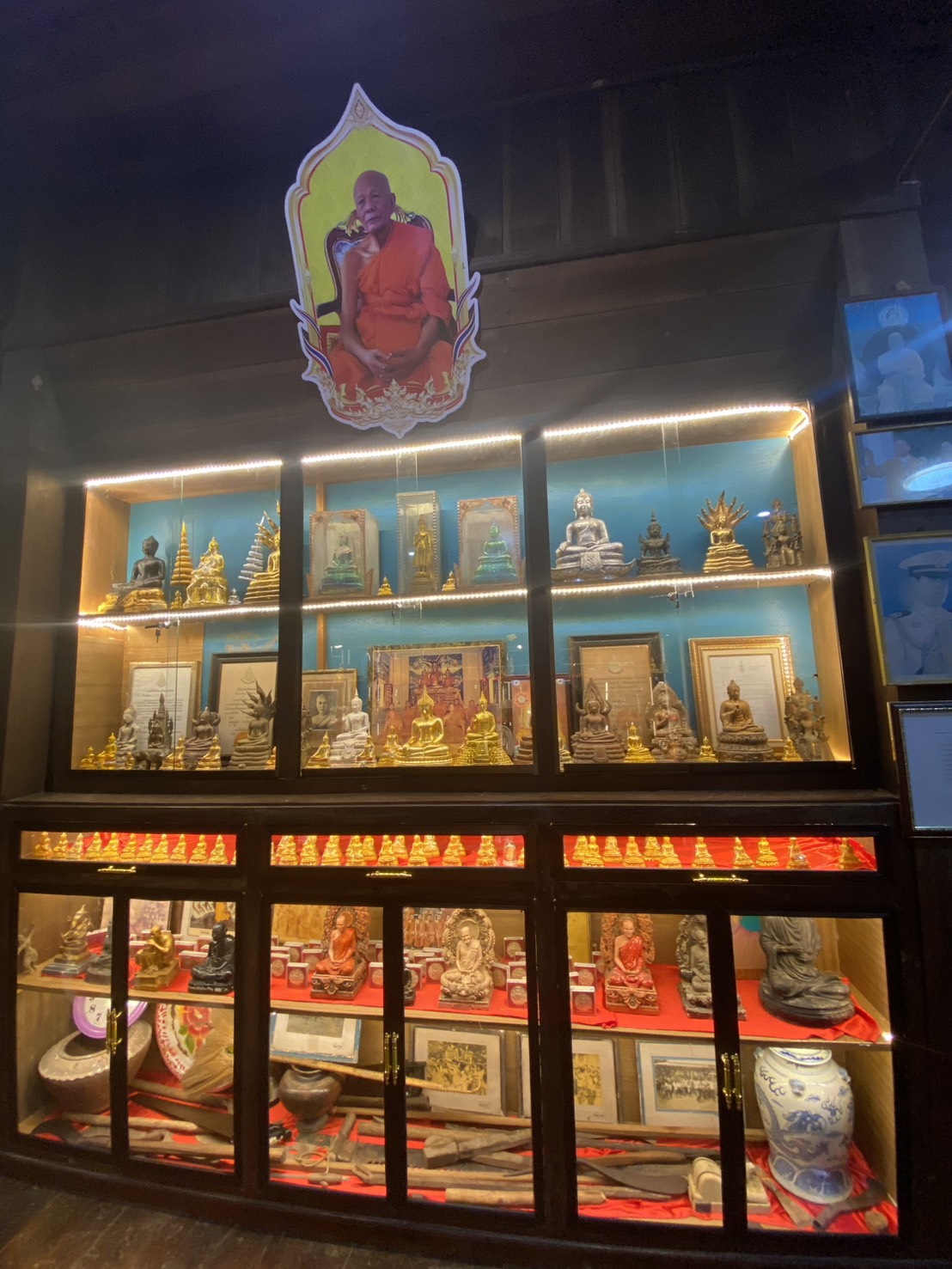 ศูนย์พัฒนาเด็กเล็กสังกัดองค์การบริหารส่วนตำบลน้ำหัก   จัดโครงการทัศนศึกษา  เยี่ยมชมวัดน้ำหัก  พิพิธัณฑ์พระครูจารุวรรณวิสุทธิ์ (เนี่ยม  จารุวณฺโณ)  และถวายชุดสังฆทานแด่พระสงฆ์และรับพรจากหลวงตา  เดินเยี่ยมชมพิพิธัณฑ์พระครูจารุวรรณวิสุทธิ์  (เนี่ยม จารุวณฺโณ)  ณ วัดน้ำหัก  อำเภอคีรีรัฐนิคม  จังหวัดสุราษฎร์ธานี 🙏🙏