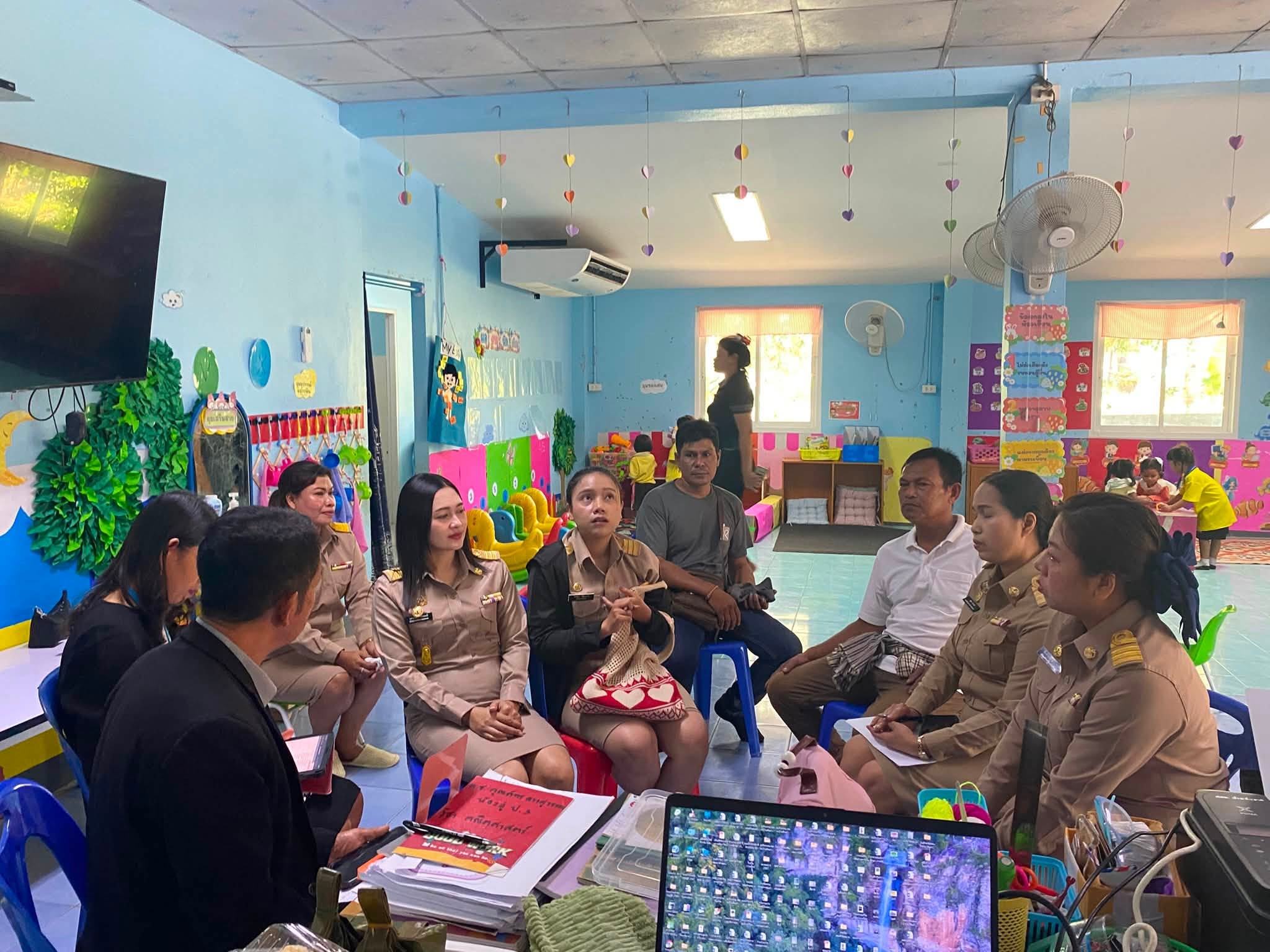 การตรวจเยี่ยมศูนย์พัฒนาเด็กเล็กบ้านหินลาด จากสำนักงานรับรองมาตรฐานและประเมินคุณภาพการศึกษาประจำปีการศึกษา2569