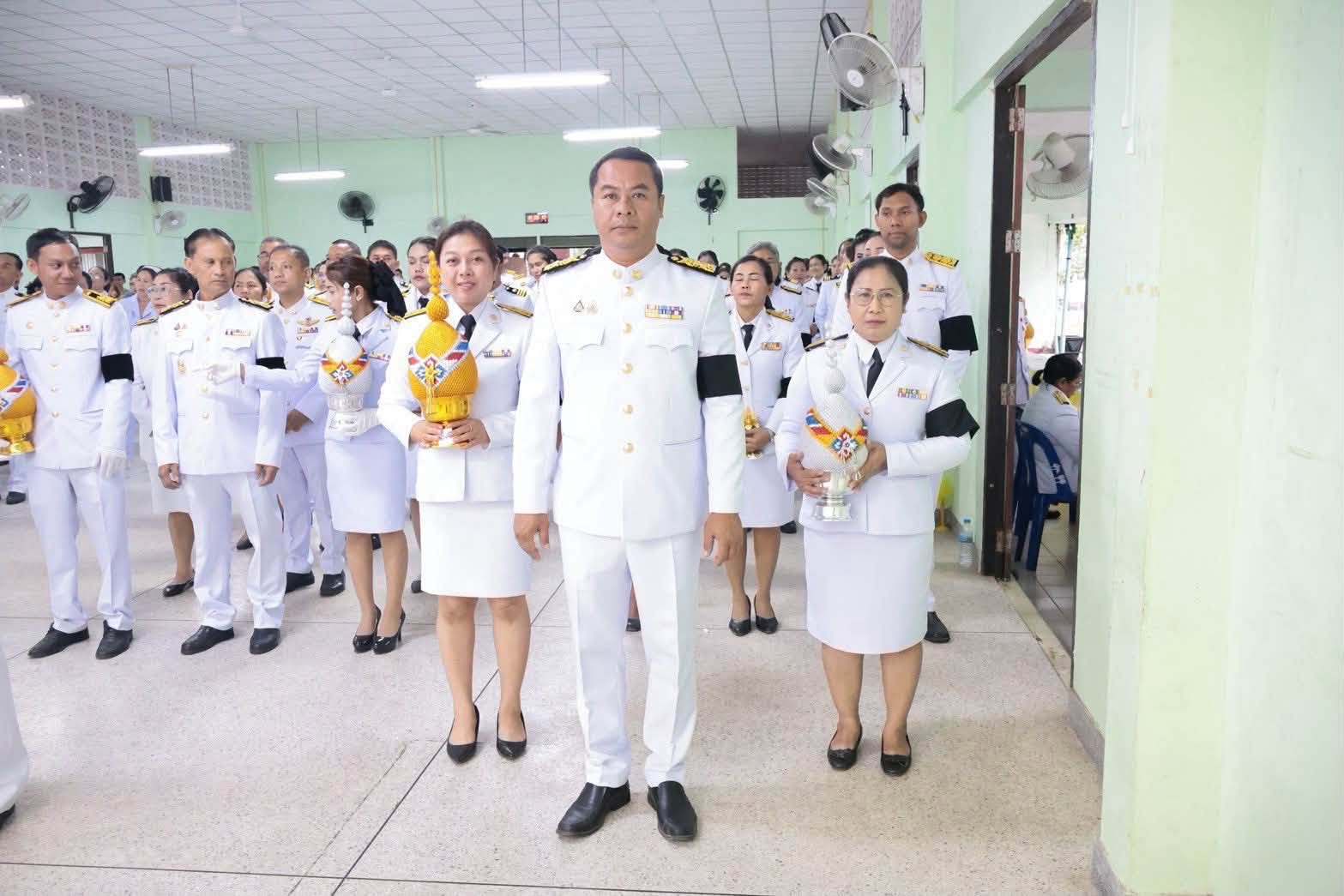 พิธีถวายเครื่องราชสักการะและพิธีจุดเทียนถวายพระพรชัยมงคล เนื่องในโอกาสพระราชพิธีมหามงคลเฉลิมพระชนมพรรษา พระบาทสมเด็จพระวชิรเกล้าเจ้าอยู่หัว ณ ศาลาประชาคมอำเภอคีรีรัฐนิคม จังหวัดสุราษฎร์ธานี