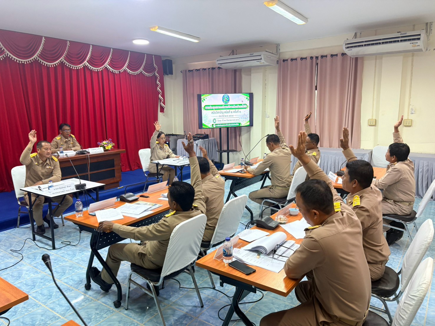 องค์การบริหารส่วนตำบลน้ำหัก จัดการประชุมสภาสมัยวิสามัญ สมัยที่2 ครั้งที่ 1 ประจำปี พ.ศ. 2569 เมื่อเวลา 13.30 น. วันพุธที่ 30 กันยายน 2569 ณ ห้องประชุมสภาองค์การบริหารส่วนตำบลน้ำหัก