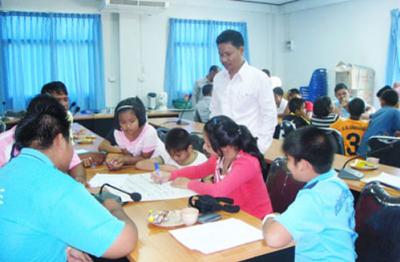 3 เม.ย.2555 อบต.น้ำหักร่วมกับพัฒนาสังคมฯทำแผนป้องกันภัยพิบัติ